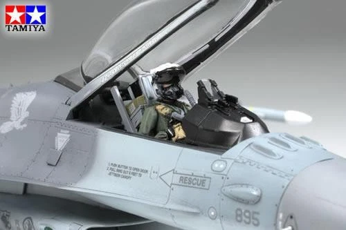 TAMIYA 1/48 LOCKHEED MARTIN F-16CJ (BLOCK 50) FIGHTING FALCON - Immagine 2 di 4