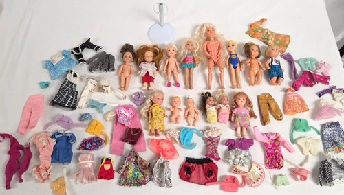 14 Vintage Barbie Lil Sister Kelly Chelsea Krissy Heart Family Dolls & Clothing