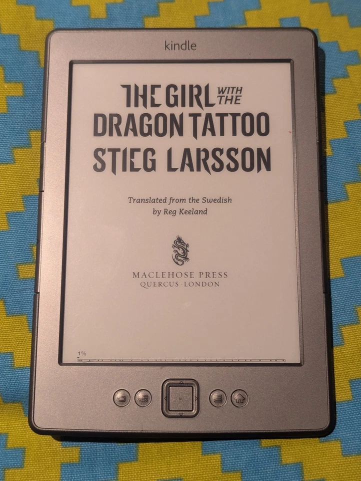 Amazon Kindle 4th Generation - D01100 eBook Reader - Wi-Fi 6" Display Graphite - Image 3 of 4