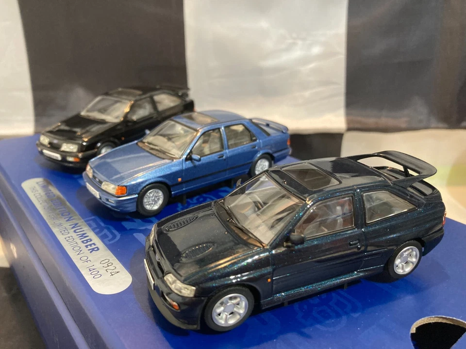 Collezione Di 3 Auto Corgi Vanguard CW00001 Ford RS Cosworth 1:43 - Immagine 2 di 4