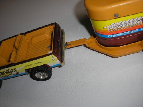 Vintage Ertl Wrangler Wranch Ranch Chevy Square Body Pickup w/ Horse Trailer - Picture 3 of 7