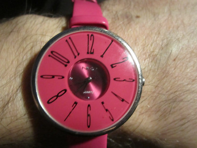 NIKO WATCH LADIES' LARGE DIAL RED FITS 8'' WRIST BBA-12
