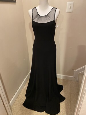 Beautiful Vera Wang Black Gown. Size 4. New With Defect.Needs 13  Zipper Repair