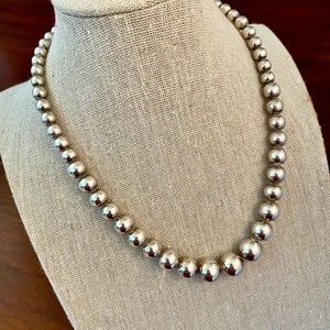 TIFFANY & CO STERLING SILVER GRADUATED HARDWEAR BALL BEAD NECKLACE - 16"