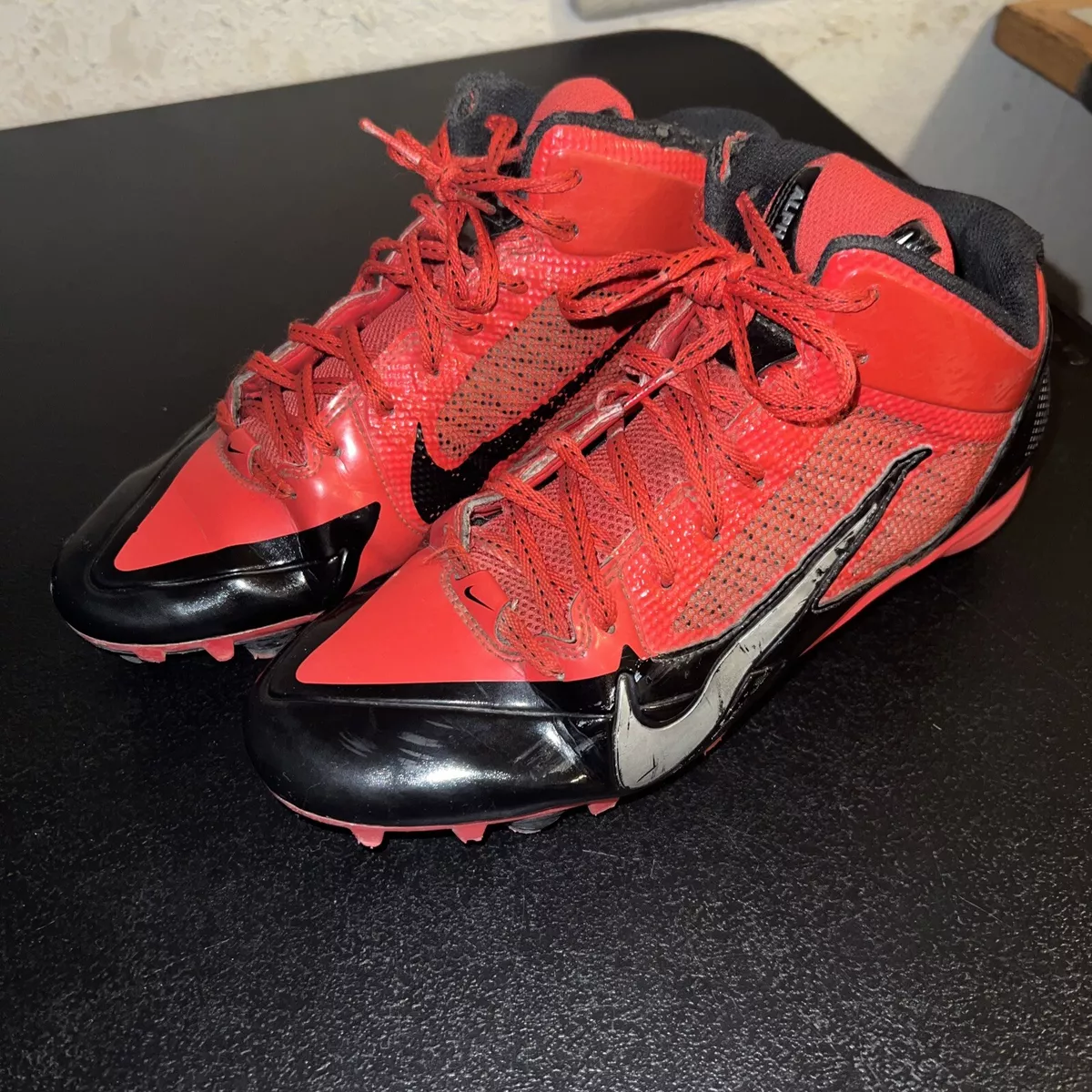 Nike 579636 006 Mens Alpha Strike D Low Football Athletic Cleats Red Black 9.5