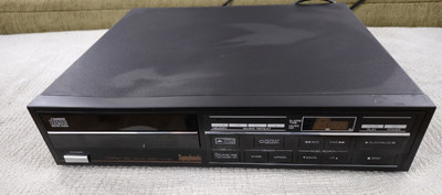 RARE Vintage Symphonic CD 100 Compact Disc Player Powers on READ!