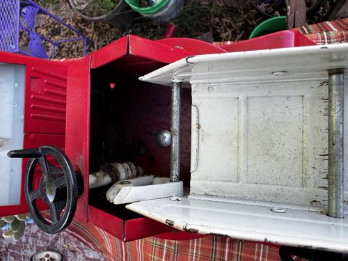 Nylint Pressed Steel Hook & Ladder Fire Truck Missing Parts As Is Resto!!! - Picture 3 of 22