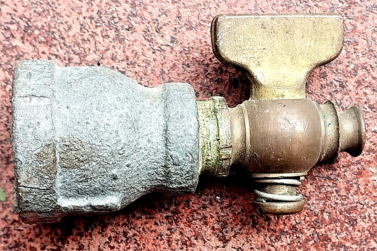 Single ANTIQUE BRASS Shut- Off Valve, UNBRANDED, Smooth Open/Close, Un-Tested