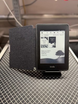 Amazon Kindle Paperwhite 5th Generation 6'' Screen 2GB, Black EY21 Tested Working