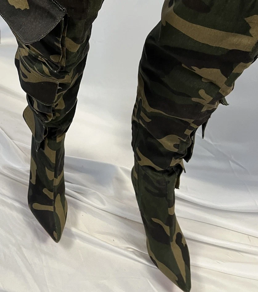 Botas de camuflaje con fondo rojo por encima de la rodilla nuevas sin caja talla 7 NO CHRISTIAN LOUBOUTIN Foto 2 de 4