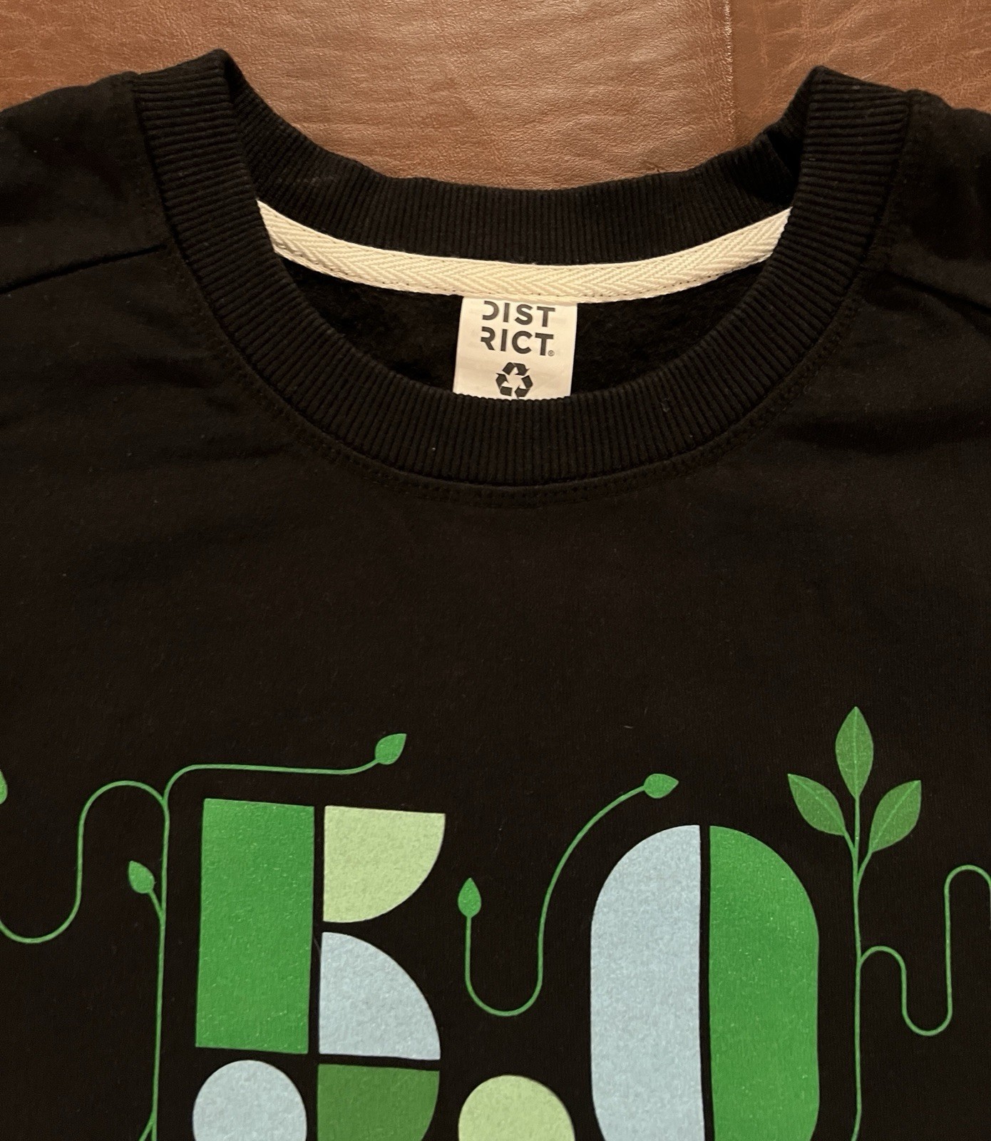 Mongo Database Engineering Technology Crewneck Sw… - image 4