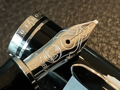 Pelikan M405 Stresemann Fountain Pen Broad Nib-Bonus 2 Oz Bottle Of Pelikan Ink