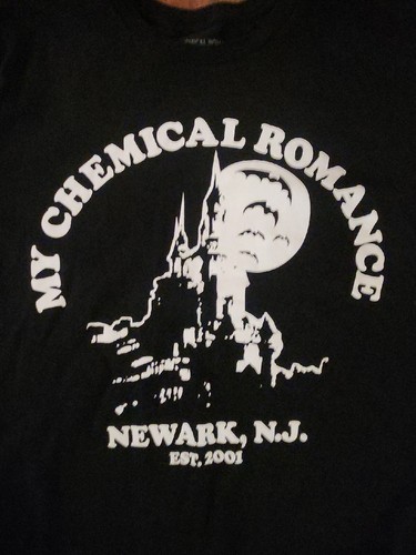 2022 My Chemical Romance Newark NJ 2001 T-Shirt 2X - Picture 2 of 5