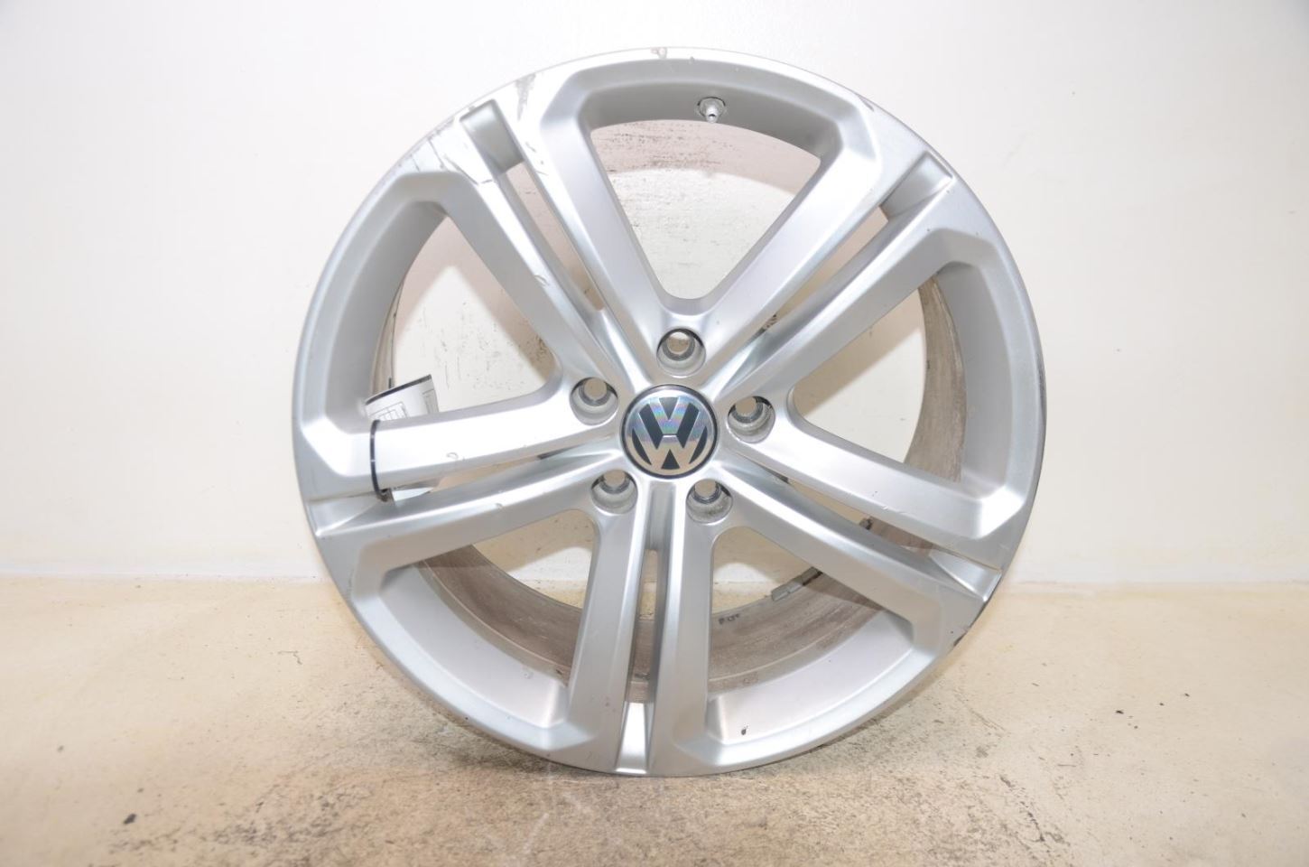 2012-2017 VOLKSWAGEN CC 18x8 Silver Alloy 5 Double Angled Spoke Wheel Rim 900659