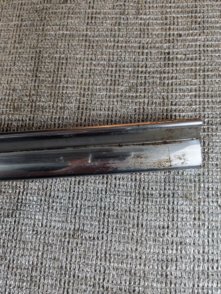 Ventana trasera izquierda DeSoto Firedome cromada lado 1953 Foto 3 de 4