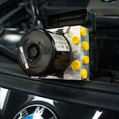 BMW 1er, 3er, M5, M6, ABS DSC Steuergerät-Reparatur (6 Zylinder Bj. 2004 -2010)