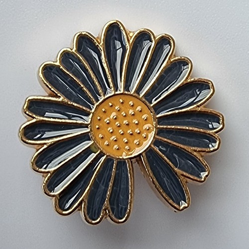 LUXURY DAISY METAL AND ENAMEL 6 BUTTONS – 20mm, 25mm, FLOWER, WHITE, BLUE, PINK - Picture 10 of 10