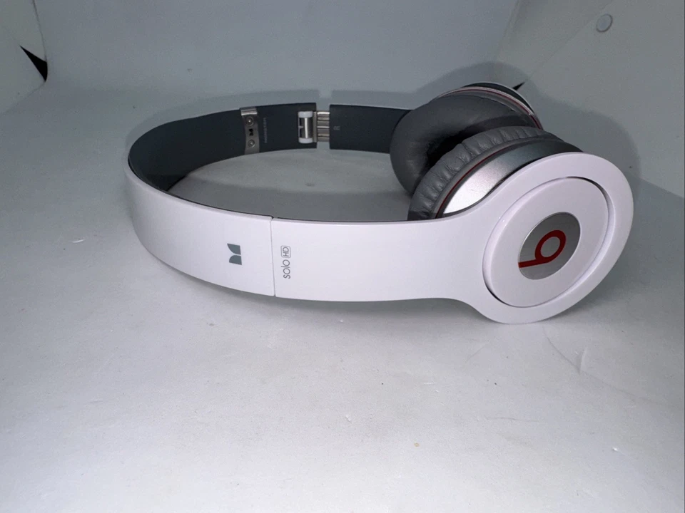Fone de Ouvido Headband Beats by Dr. Dre Solo HD Branco com Cabo - Testado - Imagem 3 de 4