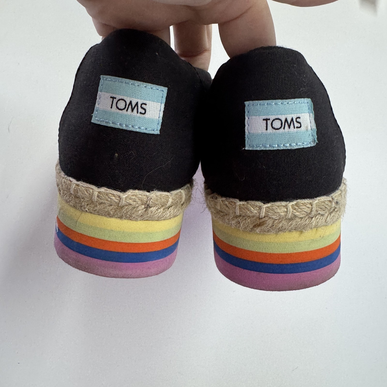 SAOLA Scarpe Toms donna taglia 11 nere espadrillas tela plateau suola arcobaleno