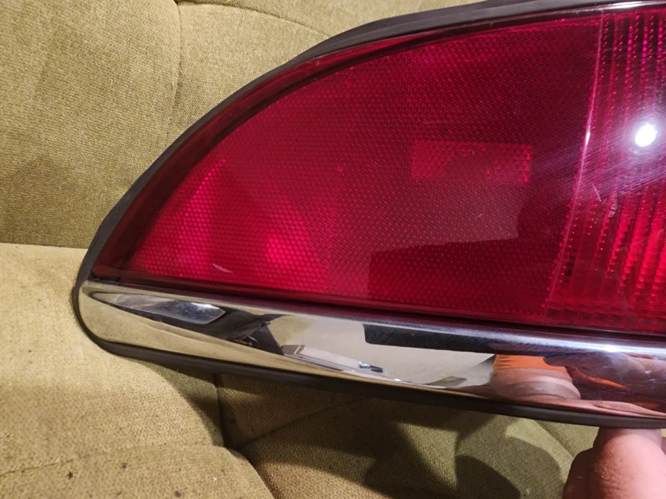 Luz trasera izquierda conductor Mercury Grand Marquis 1992-1994 luz trasera exterior fabricante de equipos originales Foto 2 de 4