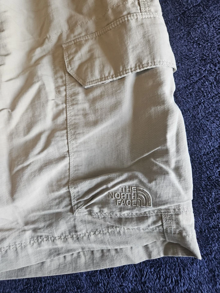 The North Face 短裤男式 36 工装腰带轻便徒步卡其色 9 英寸 — 第 2/4 张图片