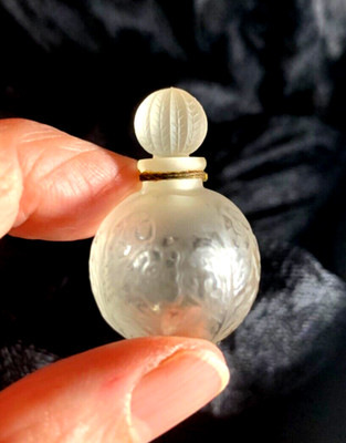Exceptional! VTG A Suma by Coty, SMALLEST perfume bottle.  1934.  1.5 .  .125 oz