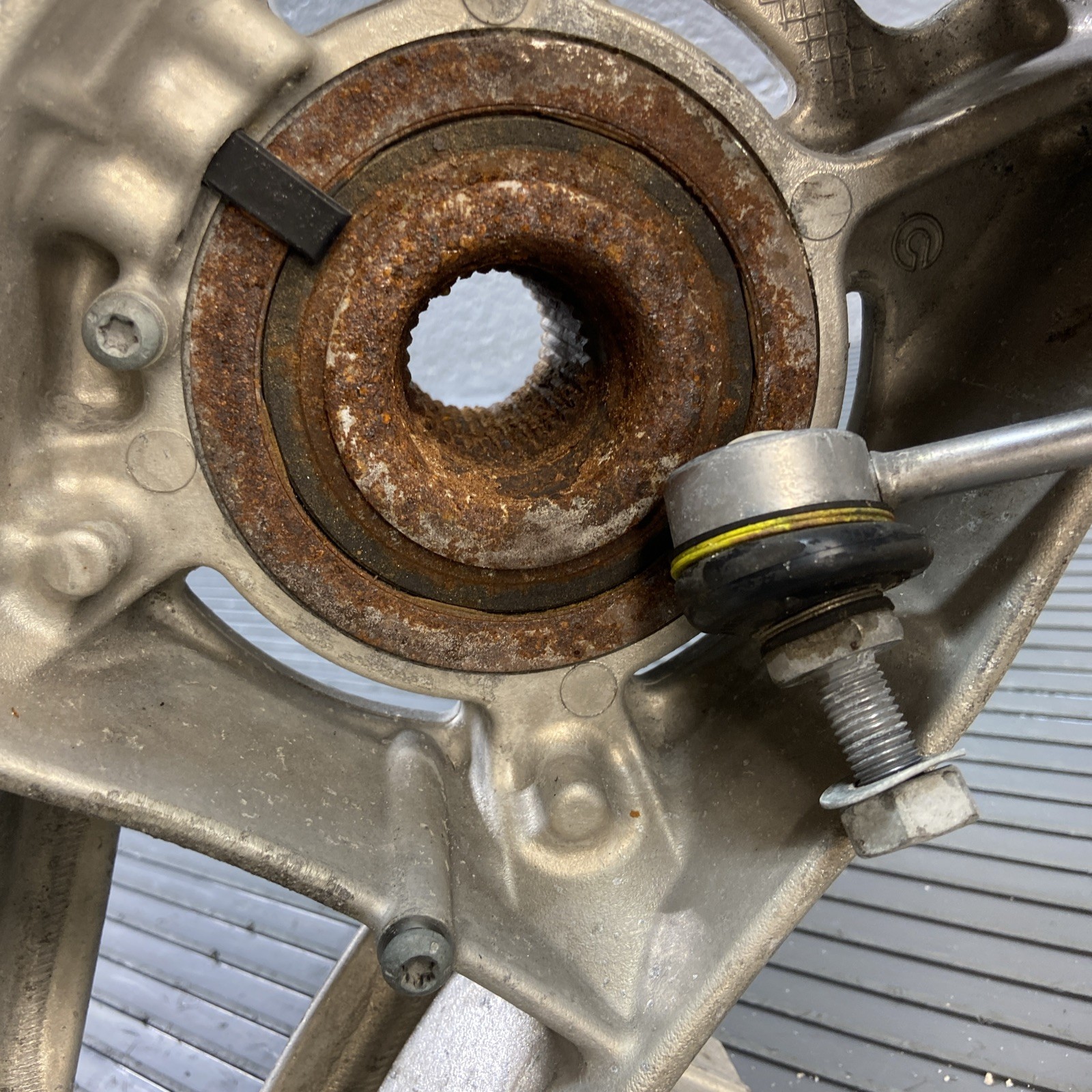 2018-2020 Ferrari Portofino F164 Front Left Spindle Knuckle Hub 10k Miles OEM