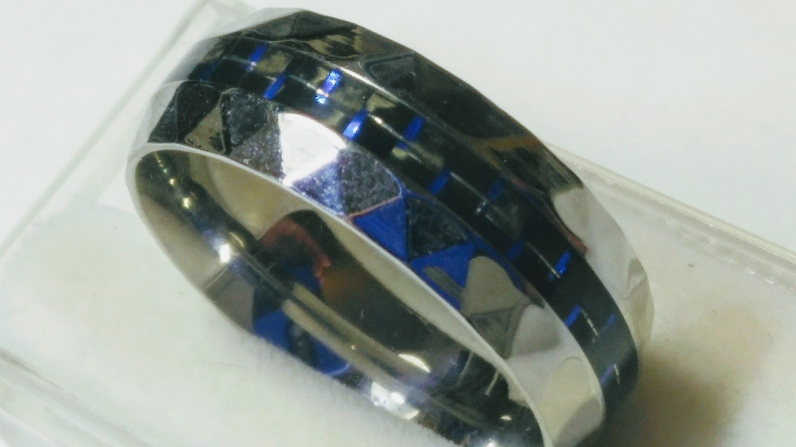 GORGEOUS  STAINLESS STEEL BAND RING SIZE 11.25!