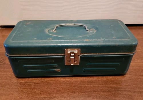 Vintage Green Steel Union Utility Chest Metal Fishing Tackle Box Tool Tote 2011