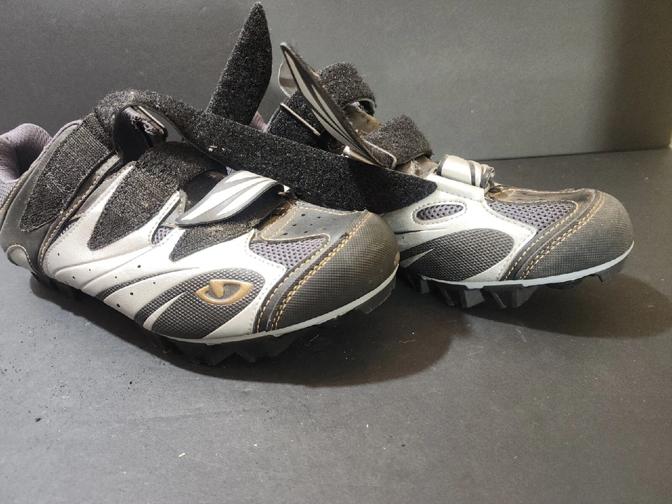 Zapato de ciclismo de carretera Giro Factor ACC EC90 talla 41 EE. UU. 9 para hombre negro y plateado Foto 2 de 4