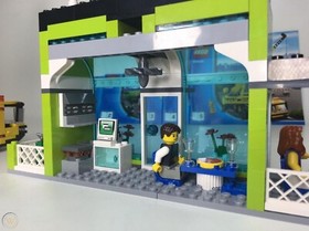 LEGO City Town Square (60026) Rare, Retired Set In Excellent Condition
