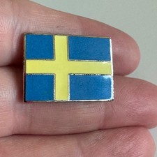 Vintage Sweden Flag Enamel Lapel Pin Blue Yellow Cross Swedish Patriotic NOS