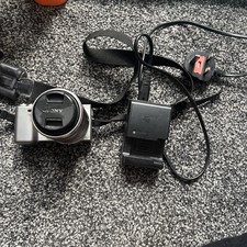 Sony NEX 5 Camera & E 18-55mm OSS Lens Kit Battery, 8GB SD Card & Charger. 