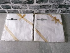 2 schöne Parade-Kopfkissenbezüge Damast mit Stickerei 77x77cm in OVP Made in DDR