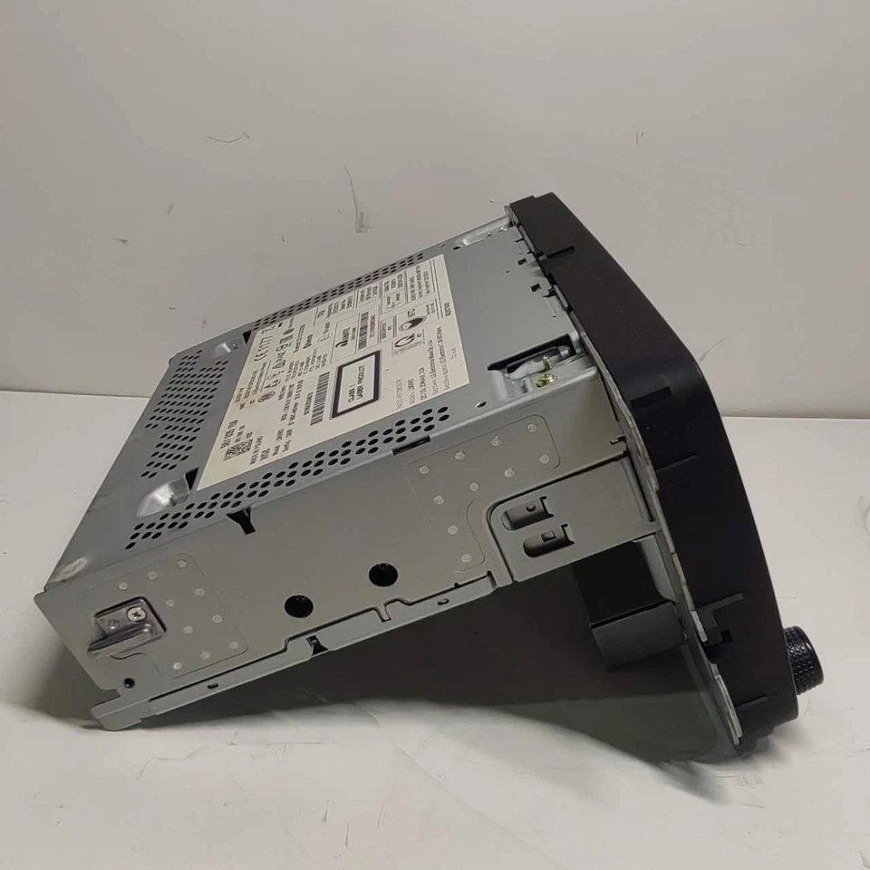 2016 VOLKSWAGEN JETTA RADIO RECEIVER DISPLAY SCREEN OEM 561035150 - Image 4 of 4