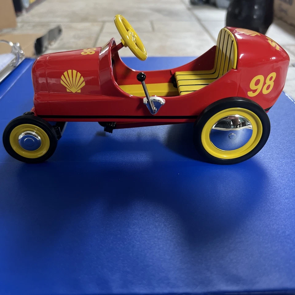 Crown Premiums 1947 Shell Pedal Car Racer 1/6 Scale. Limited Edition. - Image 4 of 4