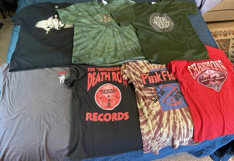 Huge Graphic T-shirt Lot Men’s Medium