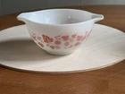 PYREX Model 33 Gooseberry Pink White Glass Mixing Bowl 1.5pt With Handles