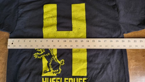 Harry Potter Herren Hogwarts Hufflepuff Big H Badger Distressed T-Shirt Large - Bild 2 von 4