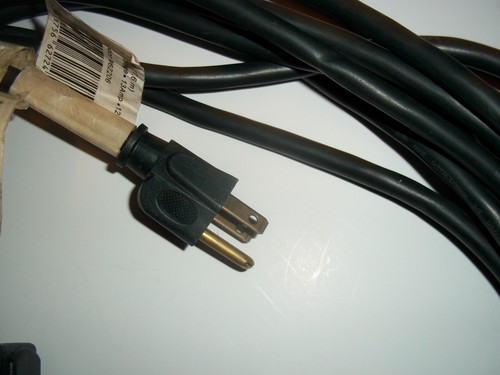 (2) 25 FT 16 GAUGE 3 CONDUCTOR 3 OUTLET EXTENSION CORDs - Picture 3 of 6