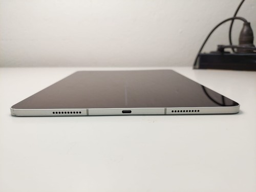 Apple iPad Pro 6. Gen 128GB Wi-Fi + 5G 12,9 Zoll Silver Silber Defekt - Bild 3 von 15