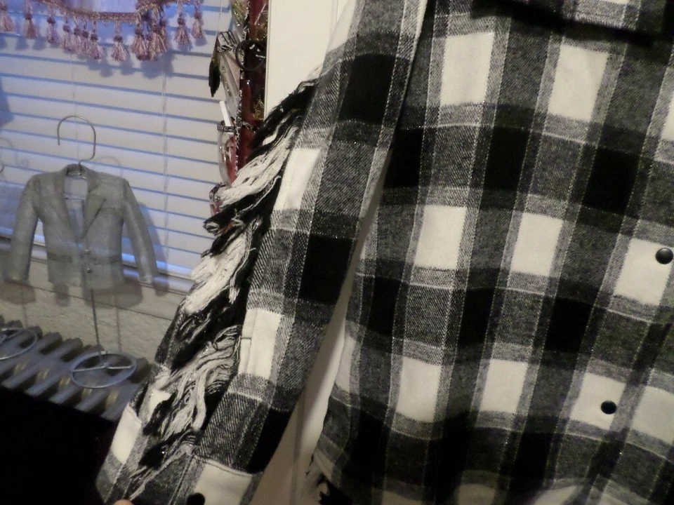 143 Story by Line Up Plaid Flap Pocket Flannel Snap Front Shacket Top - Image 4 of 4