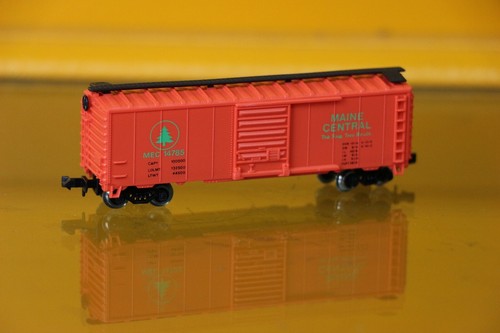 Model Power N 3447  Box Car Maine Central | Zustand: Neu