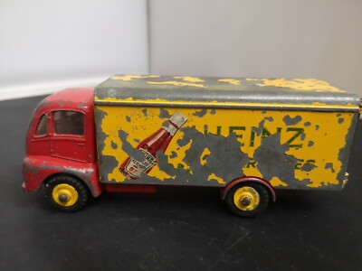 VINTAGE DINKY No920 GUY WARRIOR HEINZ 57 VAN -- P09