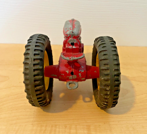 Vintage Hubley Massey Harris Tractor 1940 Made USA 1/24 scale diecast tractor - Picture 7 of 7