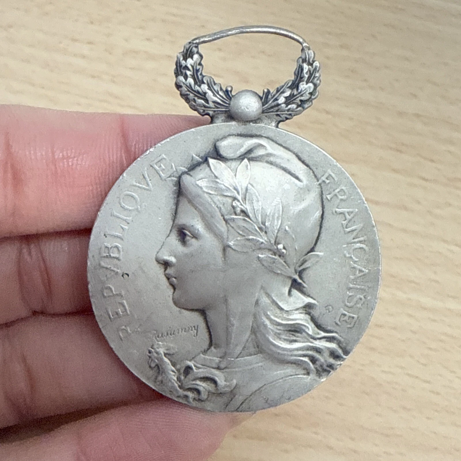 Médaille Republique Française Amicale Montaigne Roubaix À Lucien Delescluse