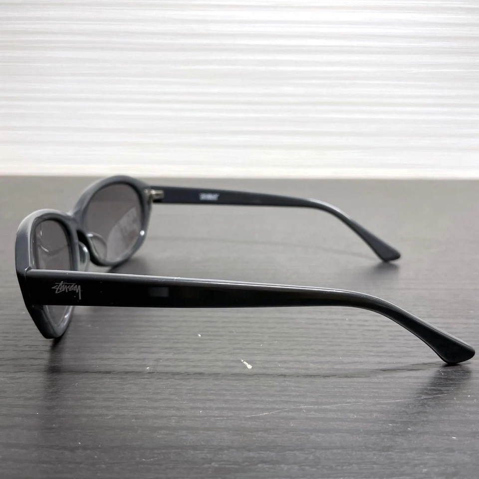 GAFAS DE SOL USADAS EXTREMADAMENTE RARAS STÜSSY ENCUBIERTAS EN JOHNNY SMOKE GOOD Foto 3 de 4