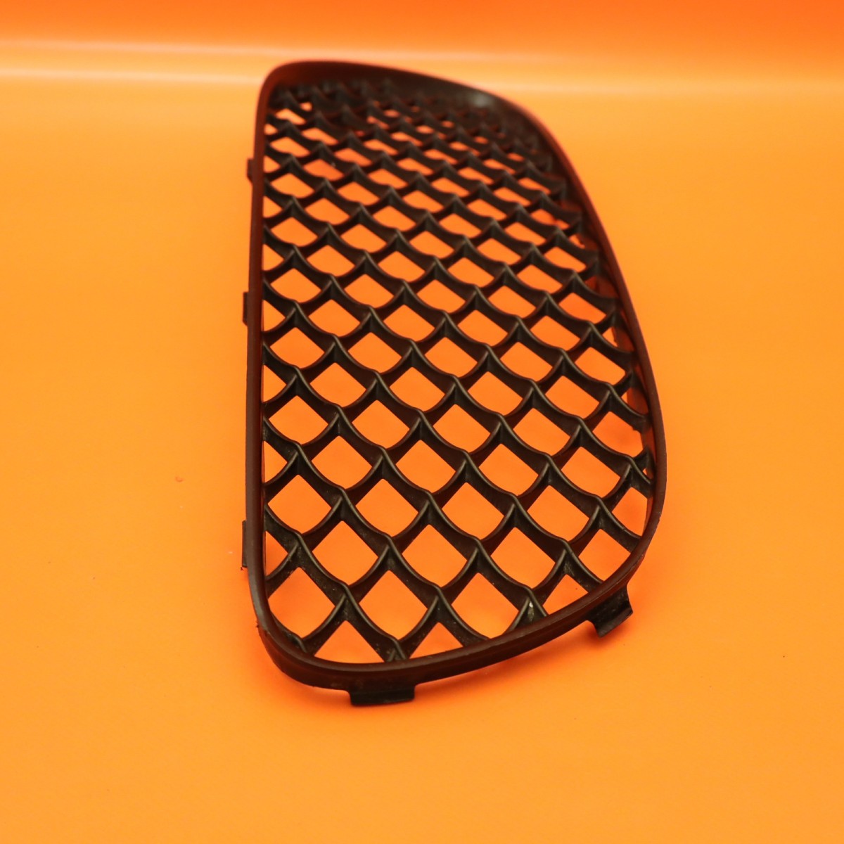 BENTLEY GT GTC LOWER GRILLE RIGHT 2004 2005 2006 2007 2008 3W8807682A COUPE 2D