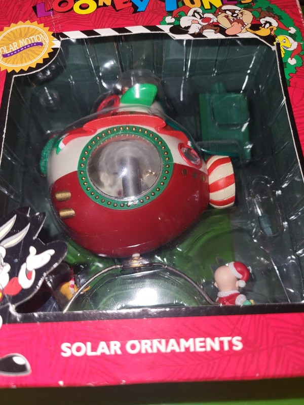  Looney Tunes Solar Ornament, Bugs Bunny, Elmer Fudd, Daffy Duck 