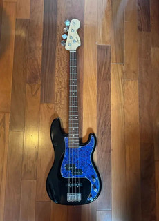 Squier Affinity Series PJ Bass Black
